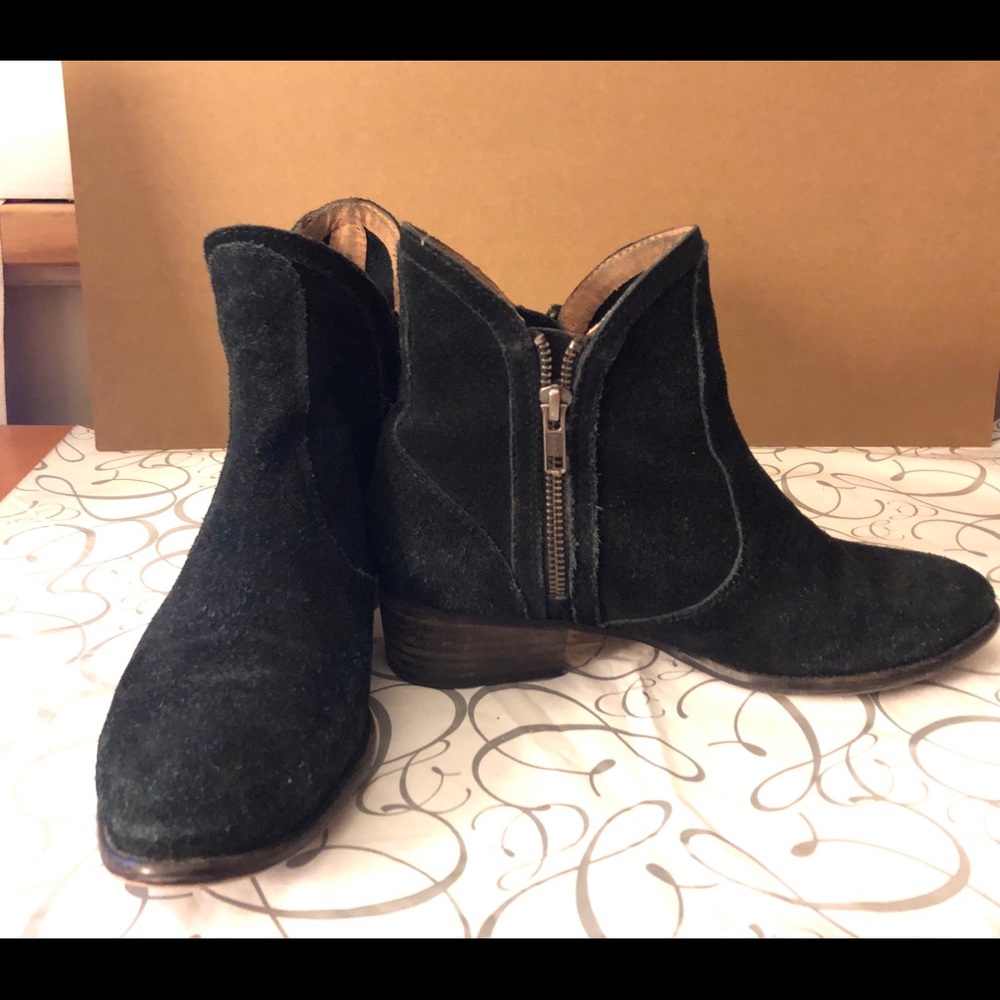 SEYCHELLES ZIPPERED ANKLE BOOT (5-04152020)